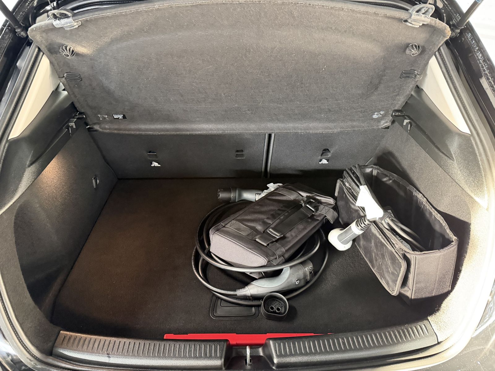 Mercedes-Benz A 250 e 8G-DCT / Spurhalteassistent foto 12