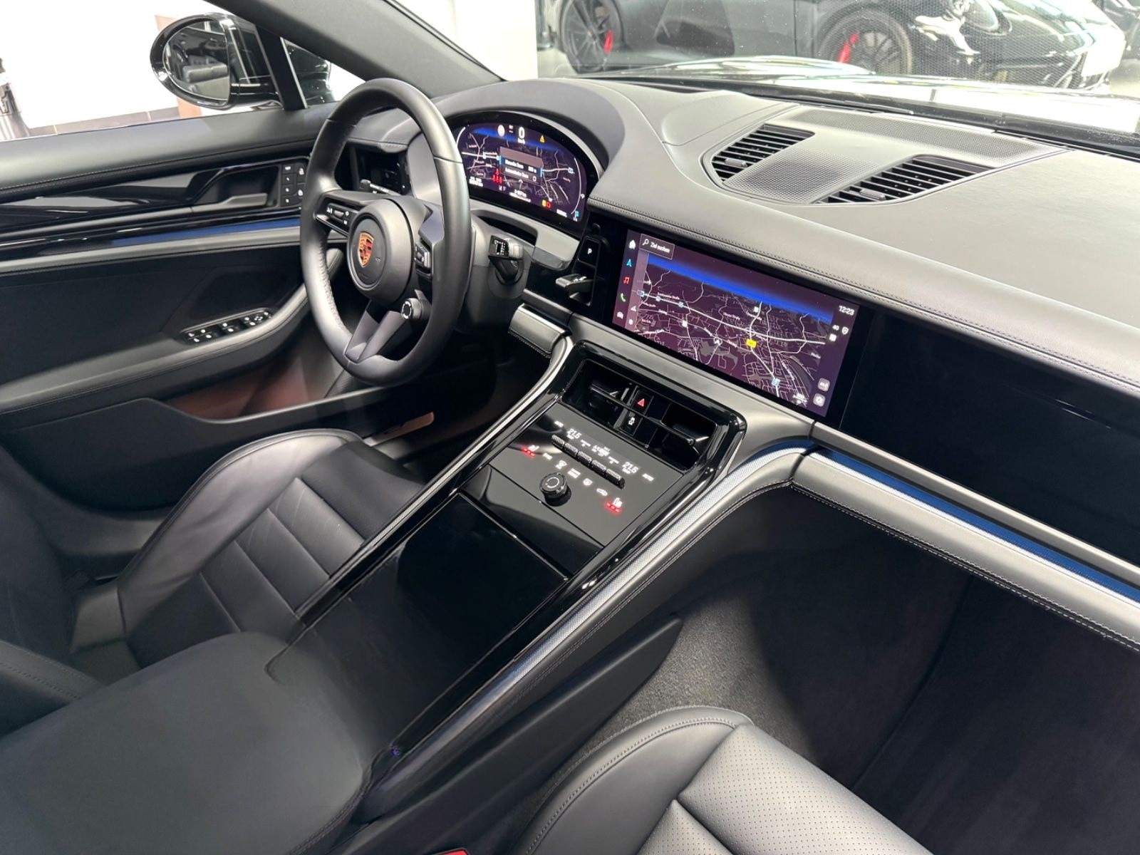 Porsche PANAMERA 4 PASM HEAD-UP 360°CAM BOSE MATRIX 19" foto 2