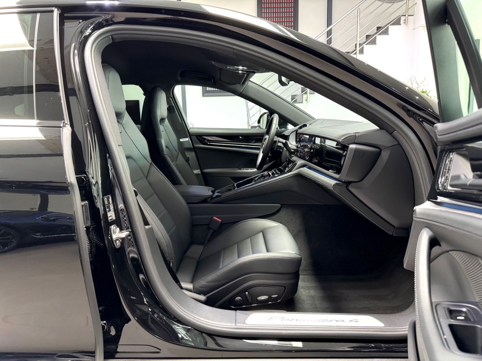 Porsche PANAMERA 4 PASM HEAD-UP 360°CAM BOSE MATRIX 19" foto 14