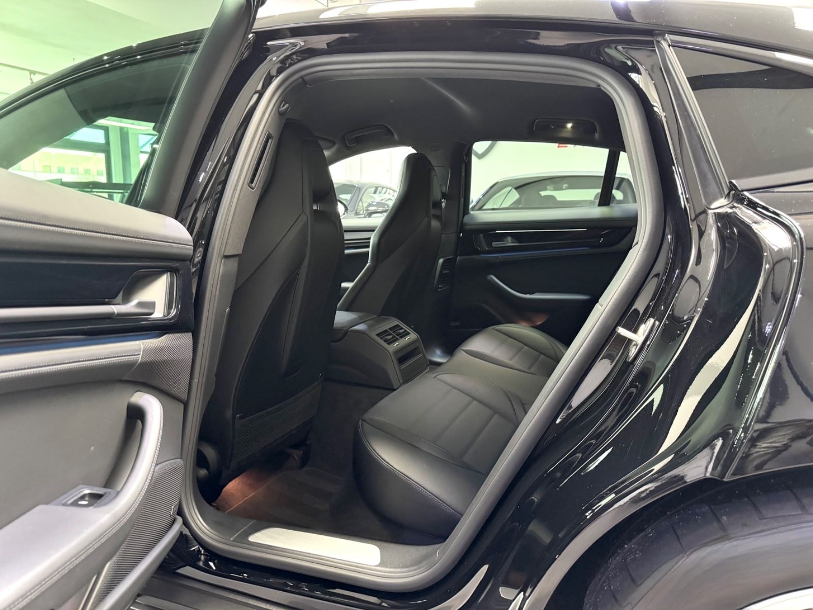 Porsche PANAMERA 4 PASM HEAD-UP 360°CAM BOSE MATRIX 19" foto 21