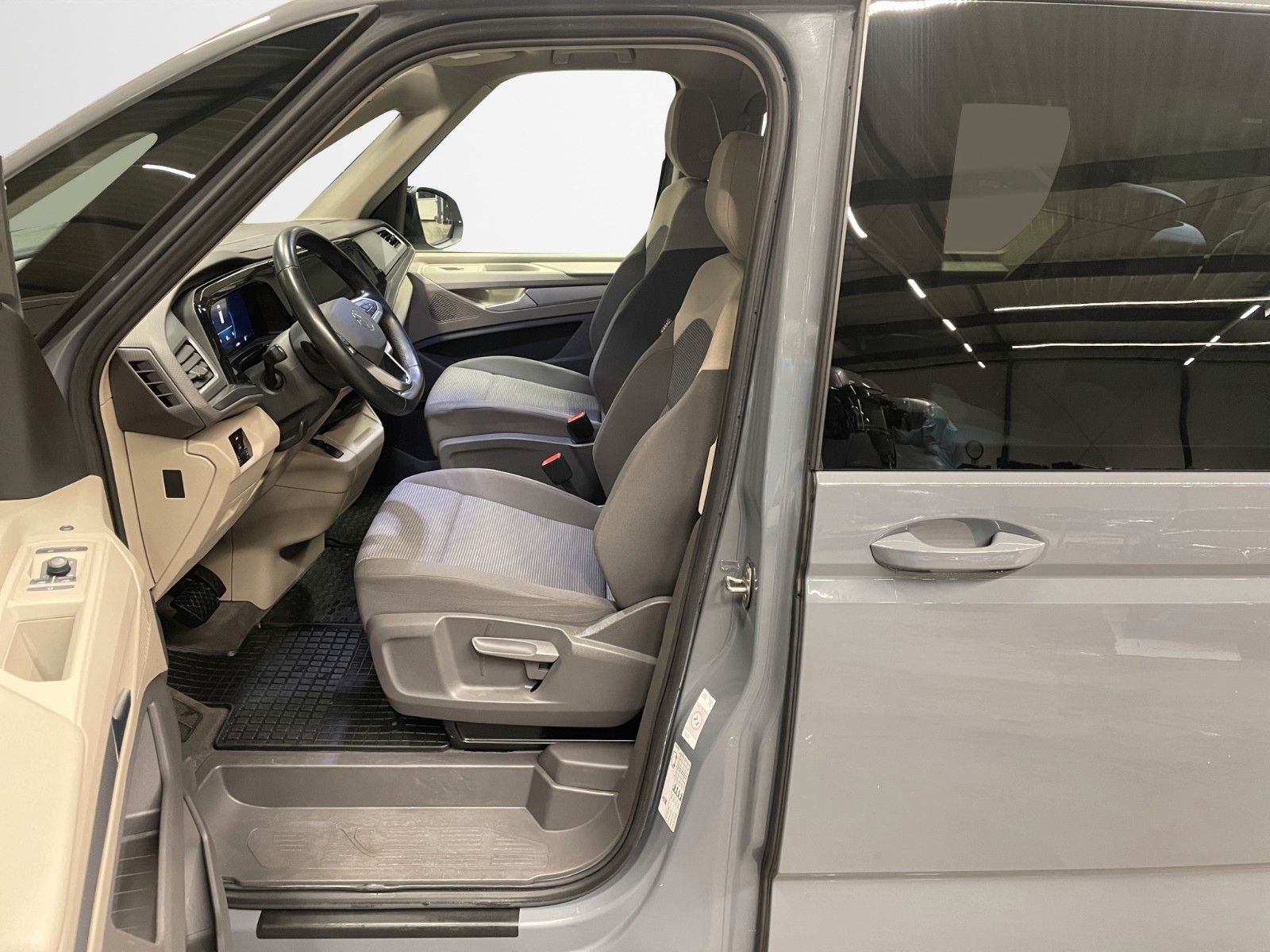 Volkswagen T7 Multivan Basis LED QI SHZ MFL Navi DAB foto 8