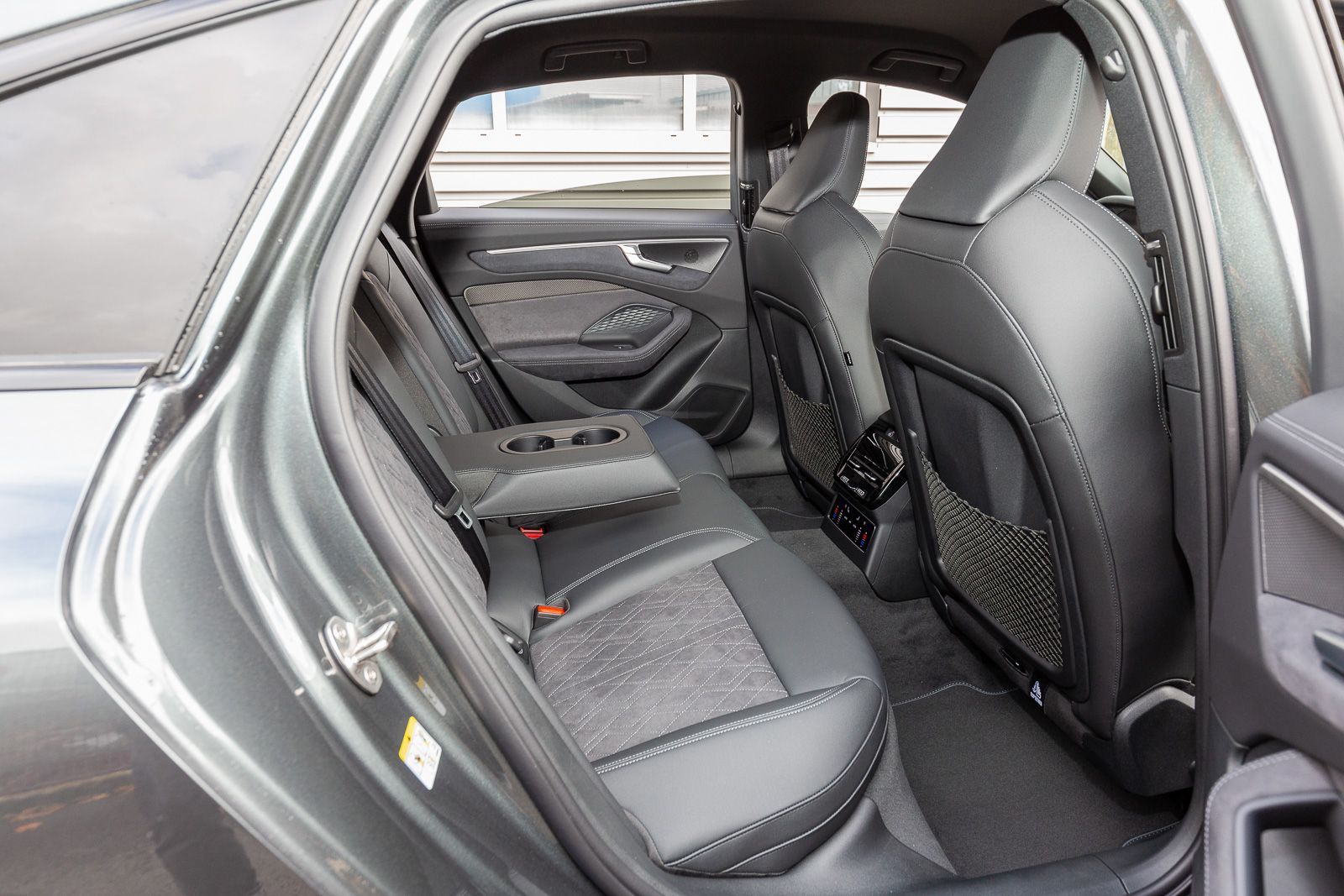 Audi A6 Limousine e-hybrid quattro S tronic foto 12