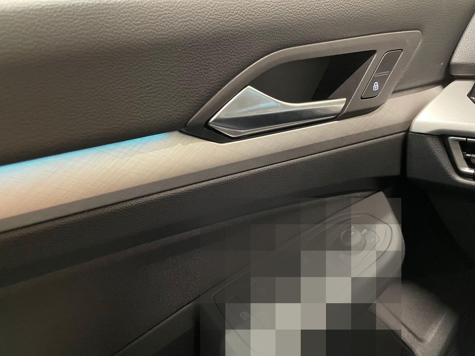 Volkswagen Golf VIII Life 1.0 eTSI DSG RFK NAVI ACC SHZ foto 18