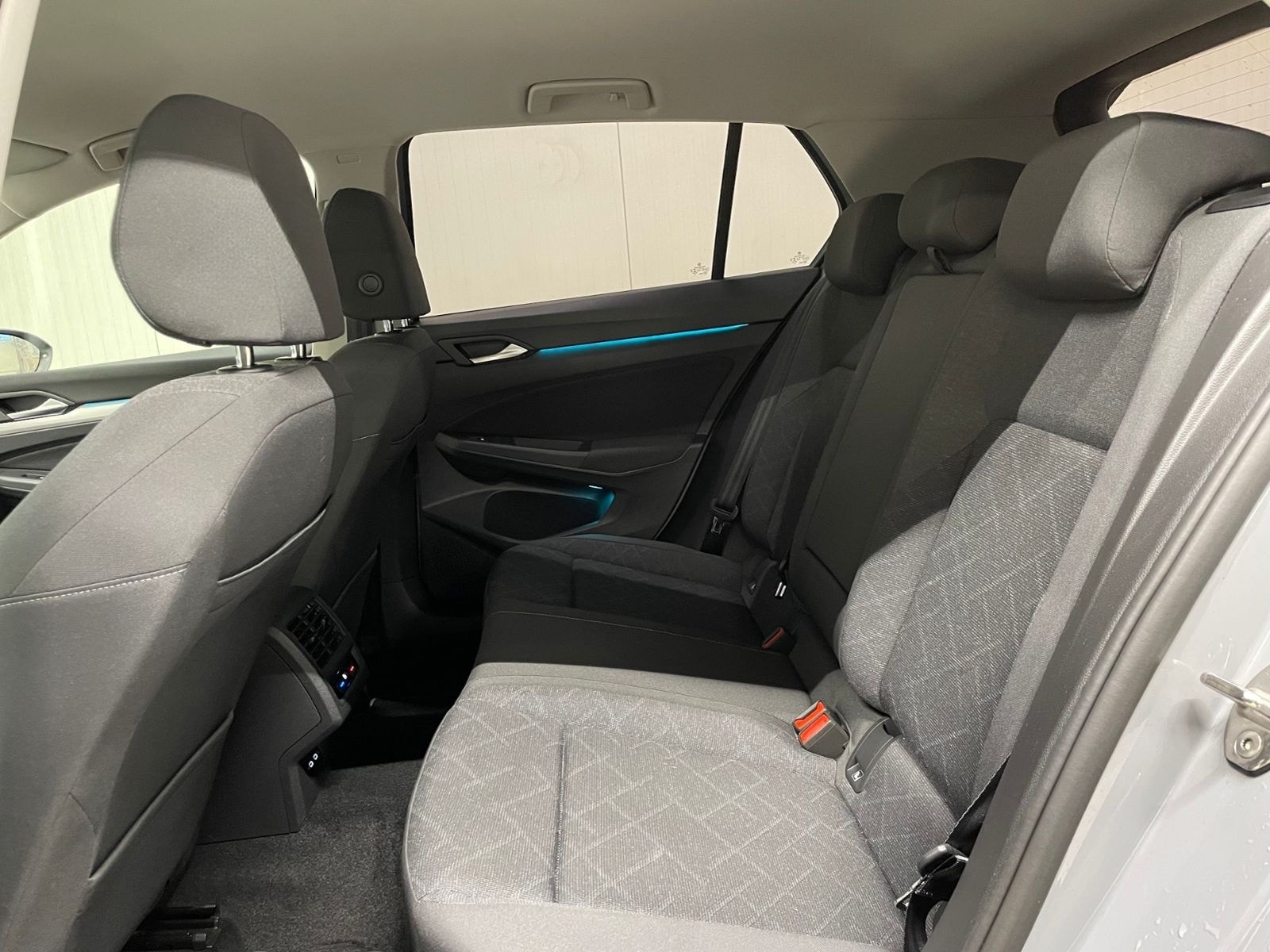 Volkswagen Golf VIII Life 1.0 eTSI DSG RFK NAVI ACC SHZ foto 21