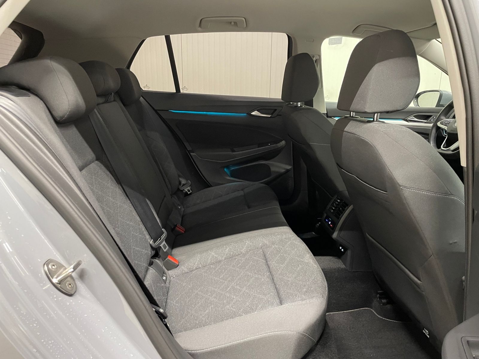 Volkswagen Golf VIII Life 1.0 eTSI DSG RFK NAVI ACC SHZ foto 23