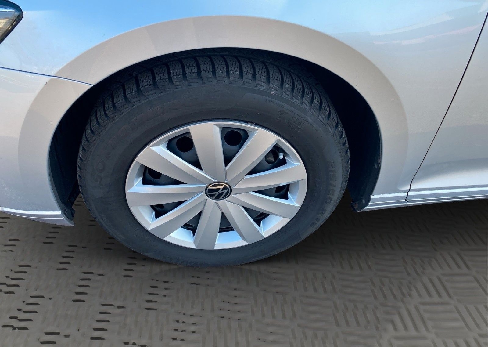 Volkswagen Passat Lim. Business foto 9