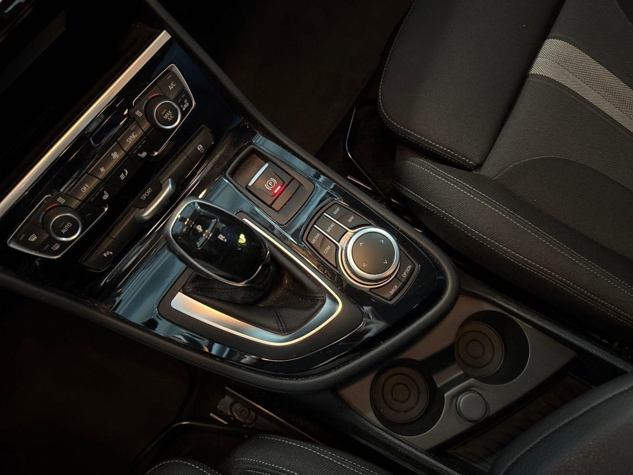 BMW 220d Gran Tourer Advantage Nav LED DrAs PaAs SHZ foto 15