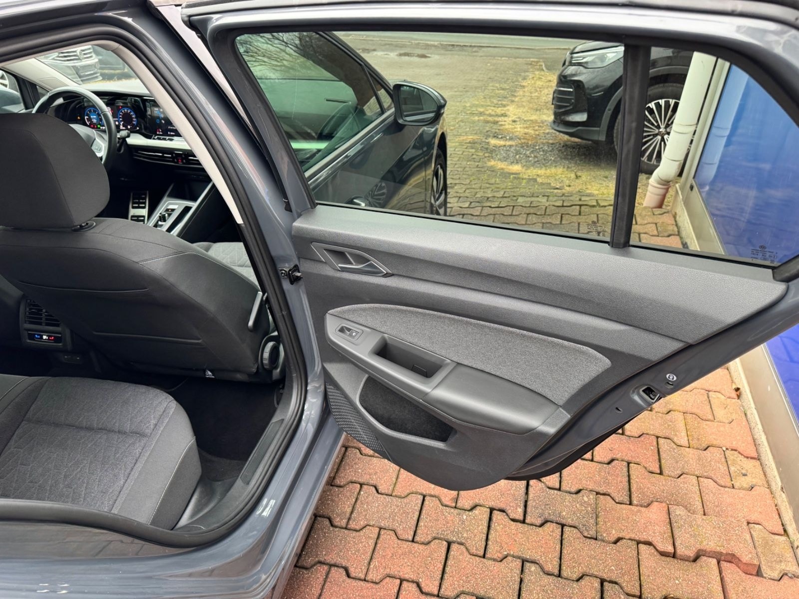 Volkswagen Golf VIII Lim MOVE*LED*KAMERA*StHz*NANI* foto 17