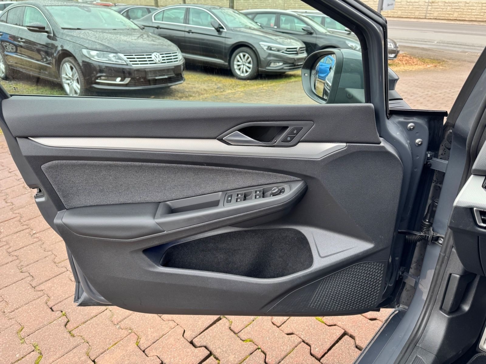 Volkswagen Golf VIII Lim MOVE*LED*KAMERA*StHz*NANI* foto 7