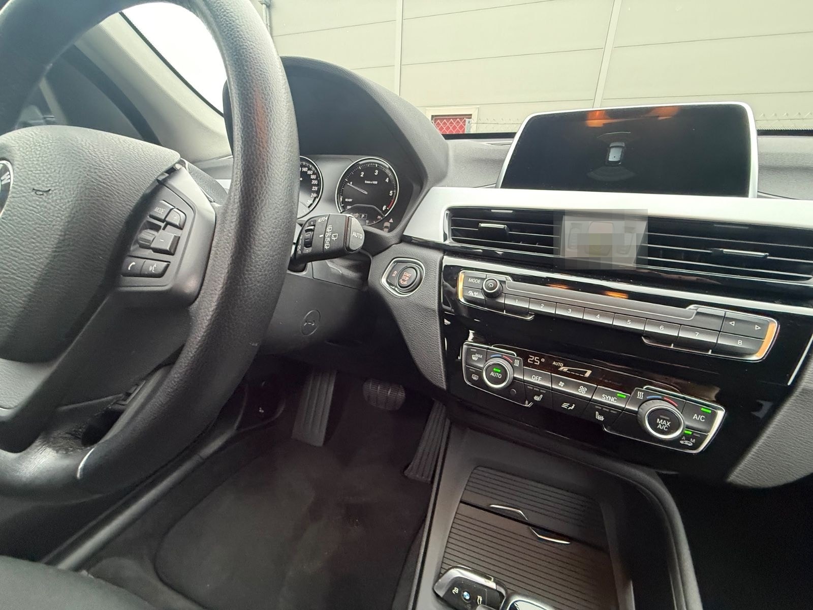 BMW X1 xDrive 18 d Advantage LED*NAVI*AUT*KLIMAAUT* foto 9