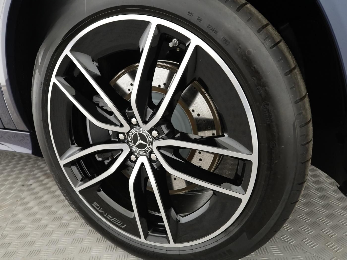 Mercedes-Benz GLE 450 d 4MATIC AMG*22''*Pano*360°*AHK*HUD*Nigh foto 22