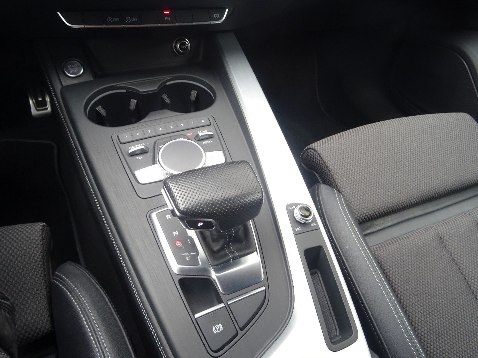 Audi A4 Avant S line sport Virtual/LED/19"LM/3xSLine foto 20