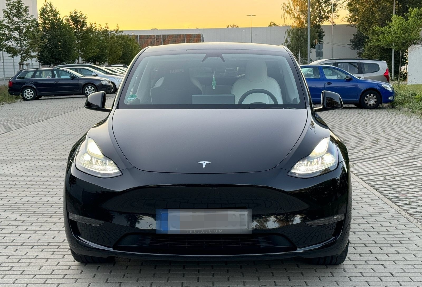 Tesla Model Y Long Range Dual Motor AWD foto 3