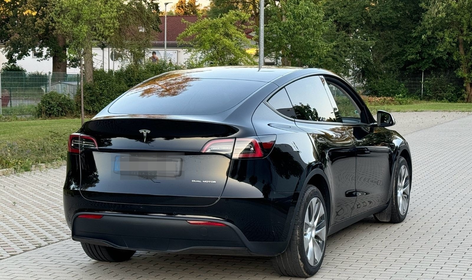 Tesla Model Y Long Range Dual Motor AWD foto 10
