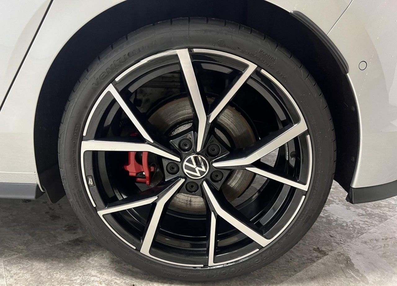 Volkswagen Golf VIII GTI Clubsport 2.0 TSI DSG Klima Navi foto 5