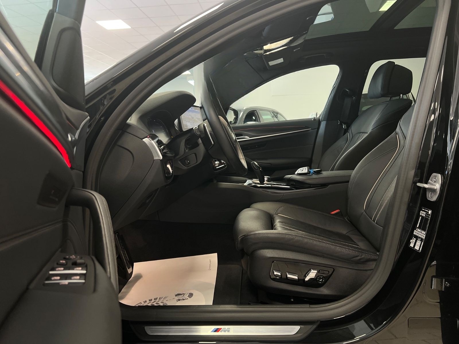 BMW 530i/Aut/LCPProf/Panor/KomfStz/P&DrivAs/M-Sport foto 13