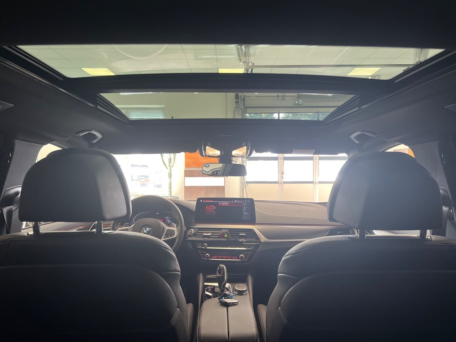 BMW 530i/Aut/LCPProf/Panor/KomfStz/P&DrivAs/M-Sport foto 5