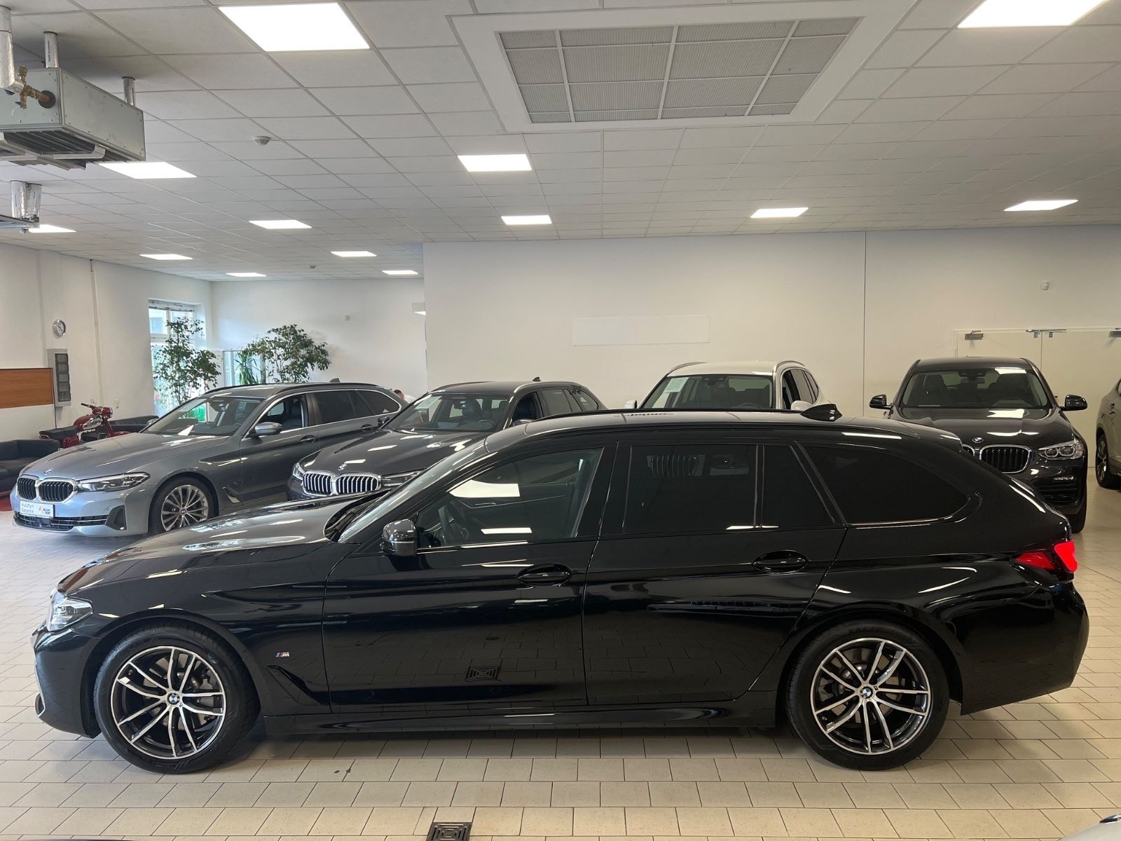 BMW 530i/Aut/LCPProf/Panor/KomfStz/P&DrivAs/M-Sport foto 6