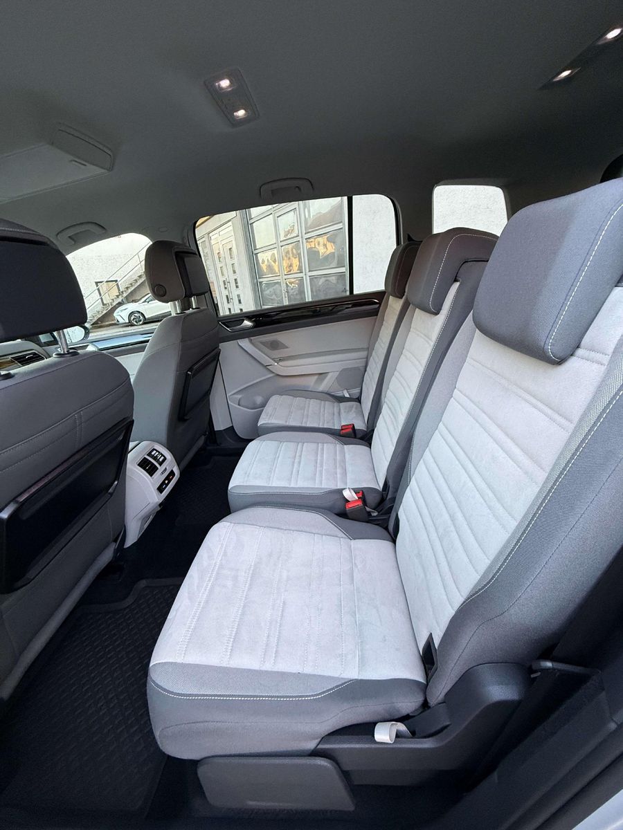 Volkswagen Touran Highline *R-LINE* LED NAVI PDC SITZHZG AL foto 14