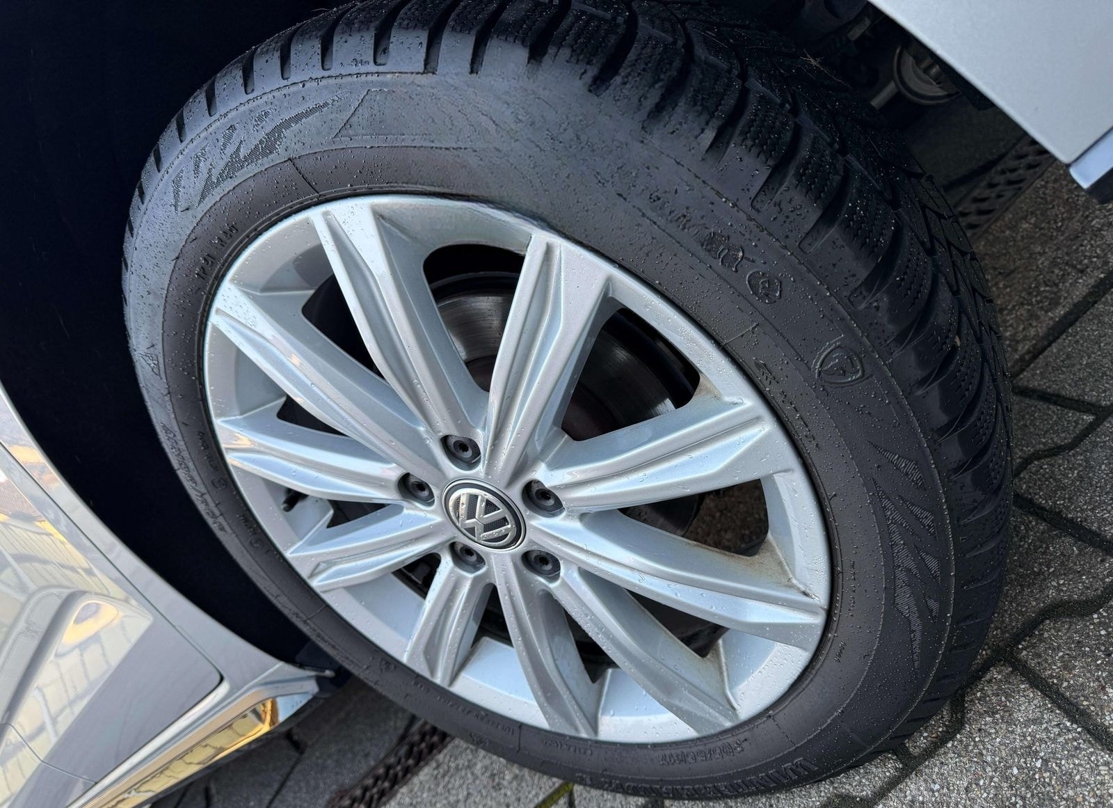 Volkswagen Touran Highline *R-LINE* LED NAVI PDC SITZHZG AL foto 7