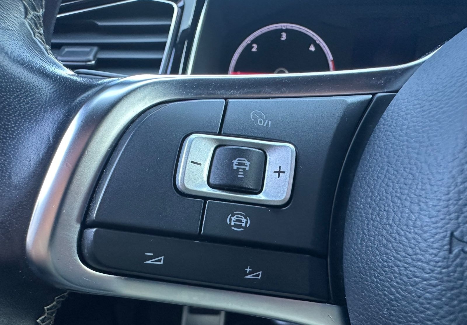 Volkswagen T-Roc 2.0 TDI DSG **R-Sport Paket** foto 15