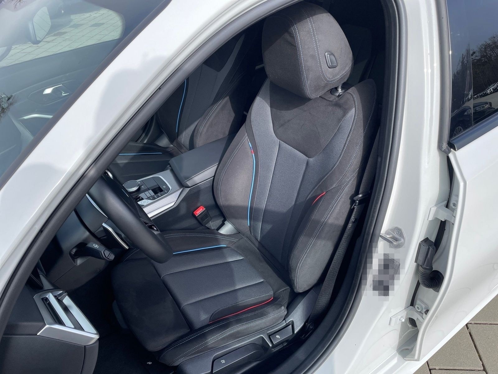 BMW 320i Touring M Sport HUD DA LC Prof. LED PA+ foto 9