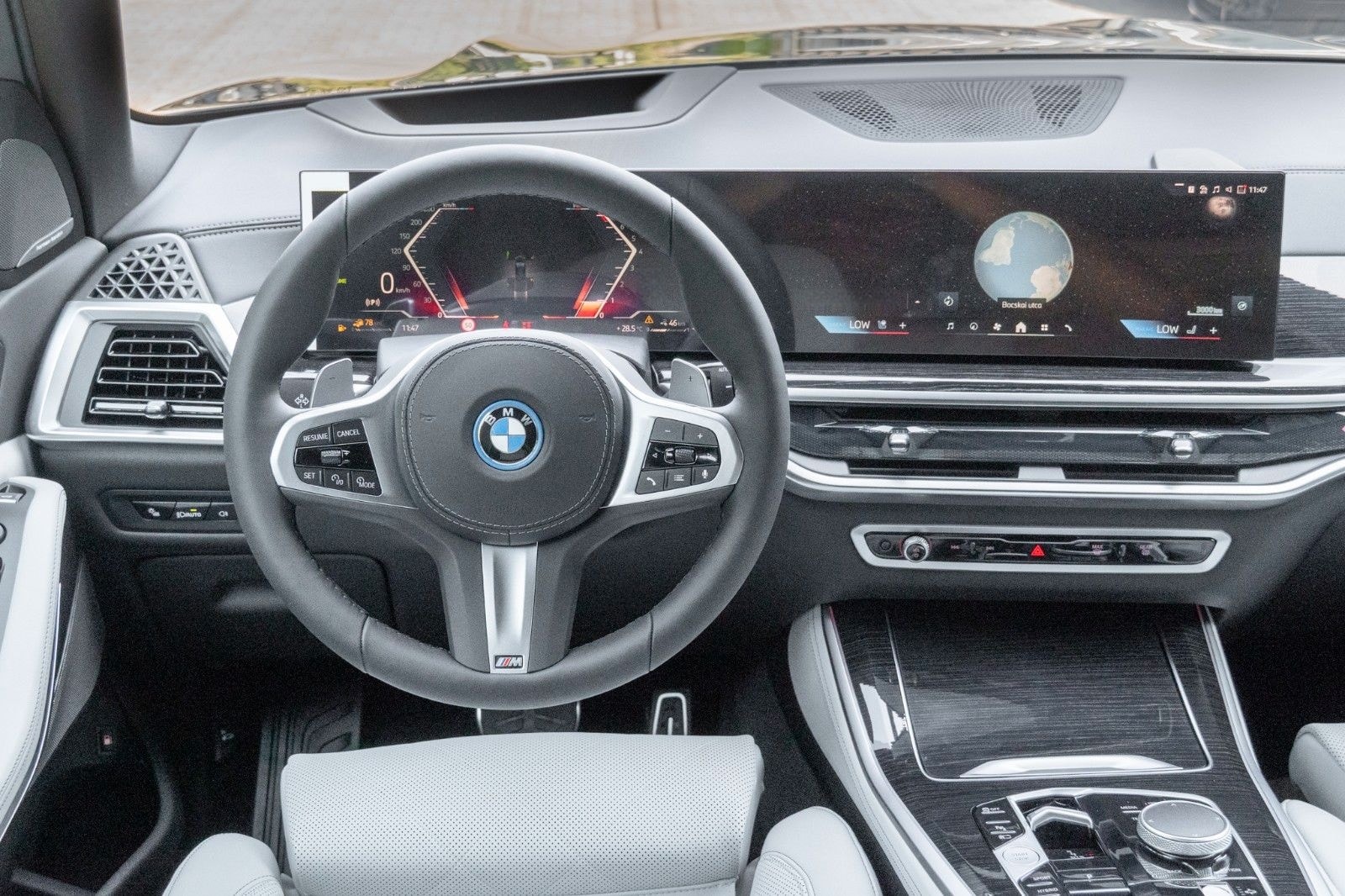 BMW X5 50e M SPORT.DR.ASS.LUFT.PANO.360°.H/K.AHK.22" foto 13