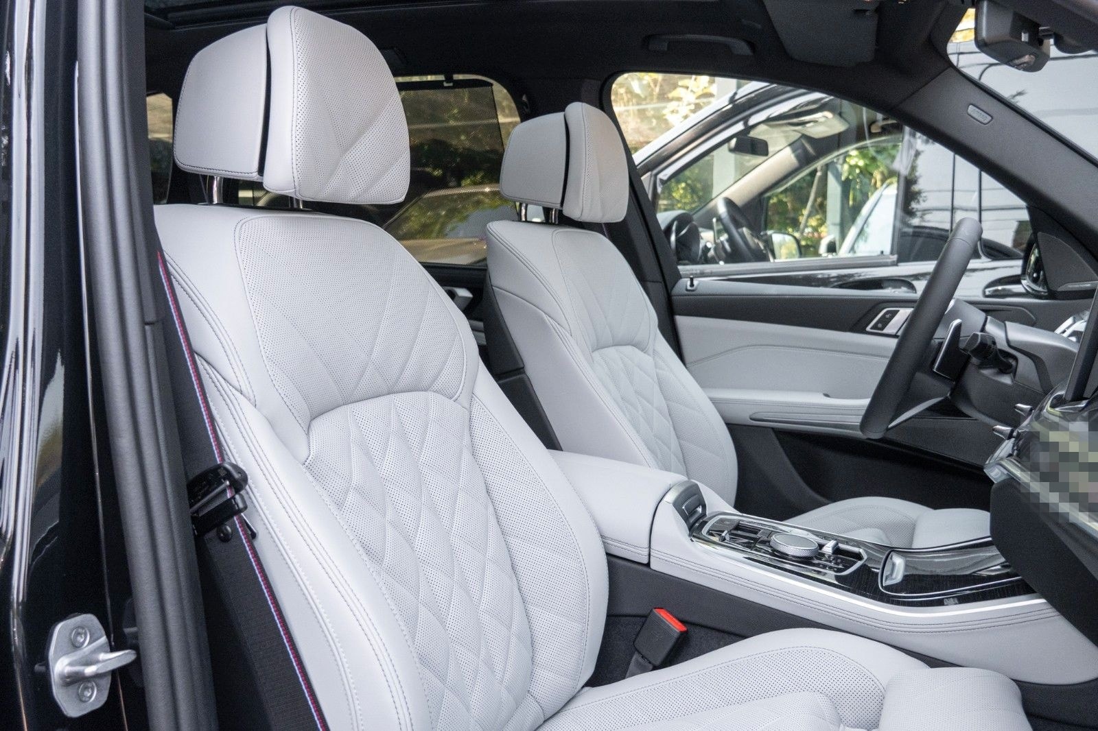 BMW X5 50e M SPORT.DR.ASS.LUFT.PANO.360°.H/K.AHK.22" foto 24