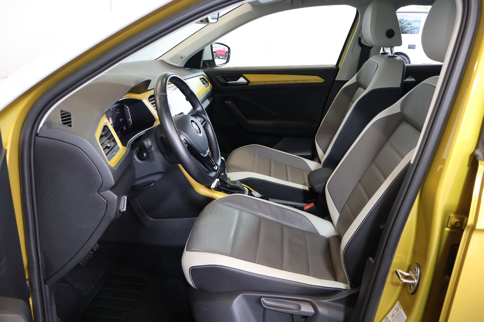 Volkswagen T-Roc 2.0 TDI Style 4M BEATS+AID+KEY+LED+PANO foto 13