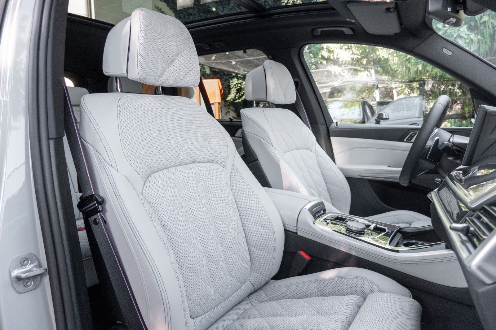 BMW X5 50e M SPORT.LUFTF.DR.ASS.PANO.H/K.360°.AHK.22 foto 21