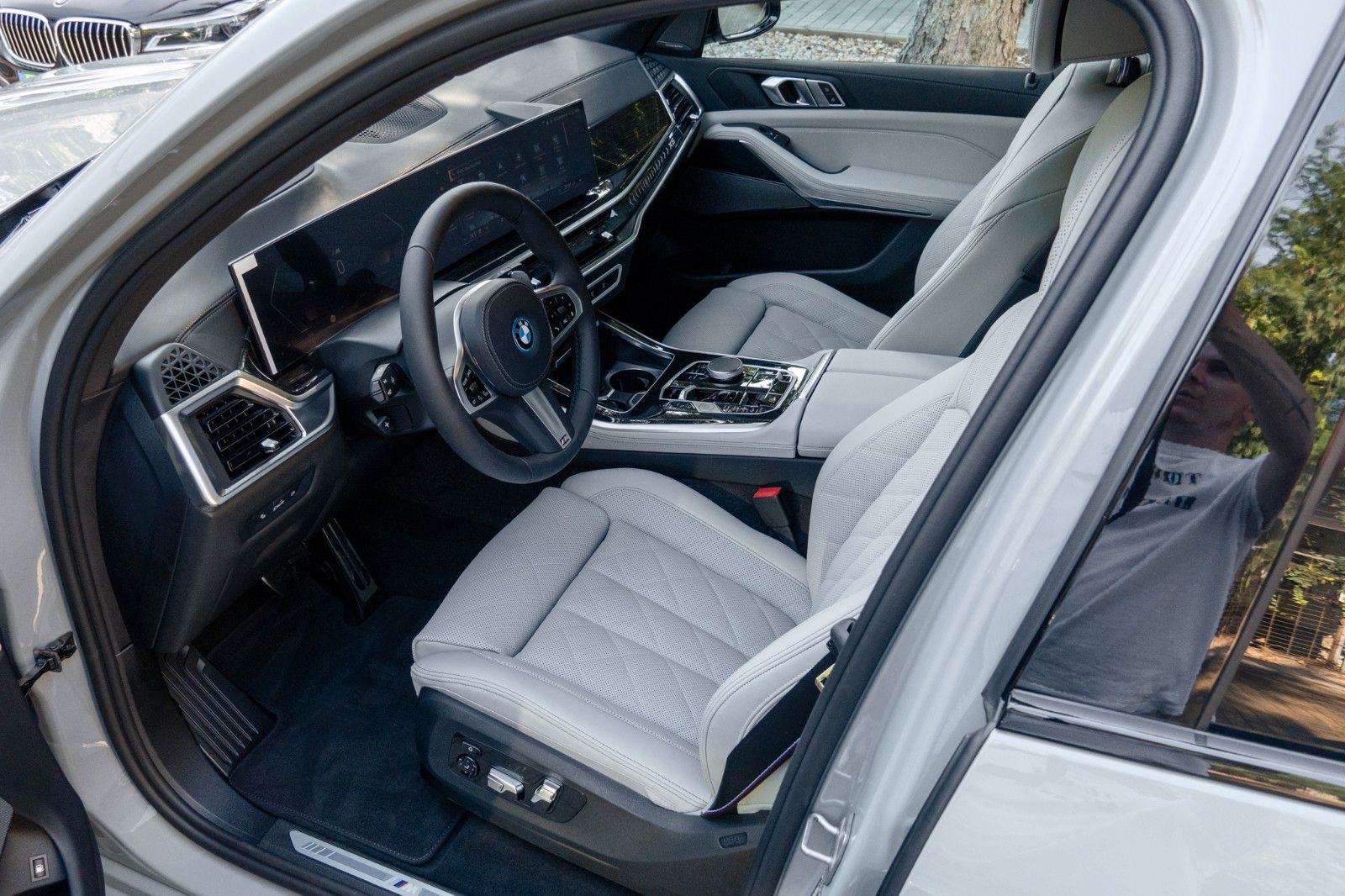 BMW X5 50e M SPORT.LUFTF.DR.ASS.PANO.H/K.360°.AHK.22 foto 10