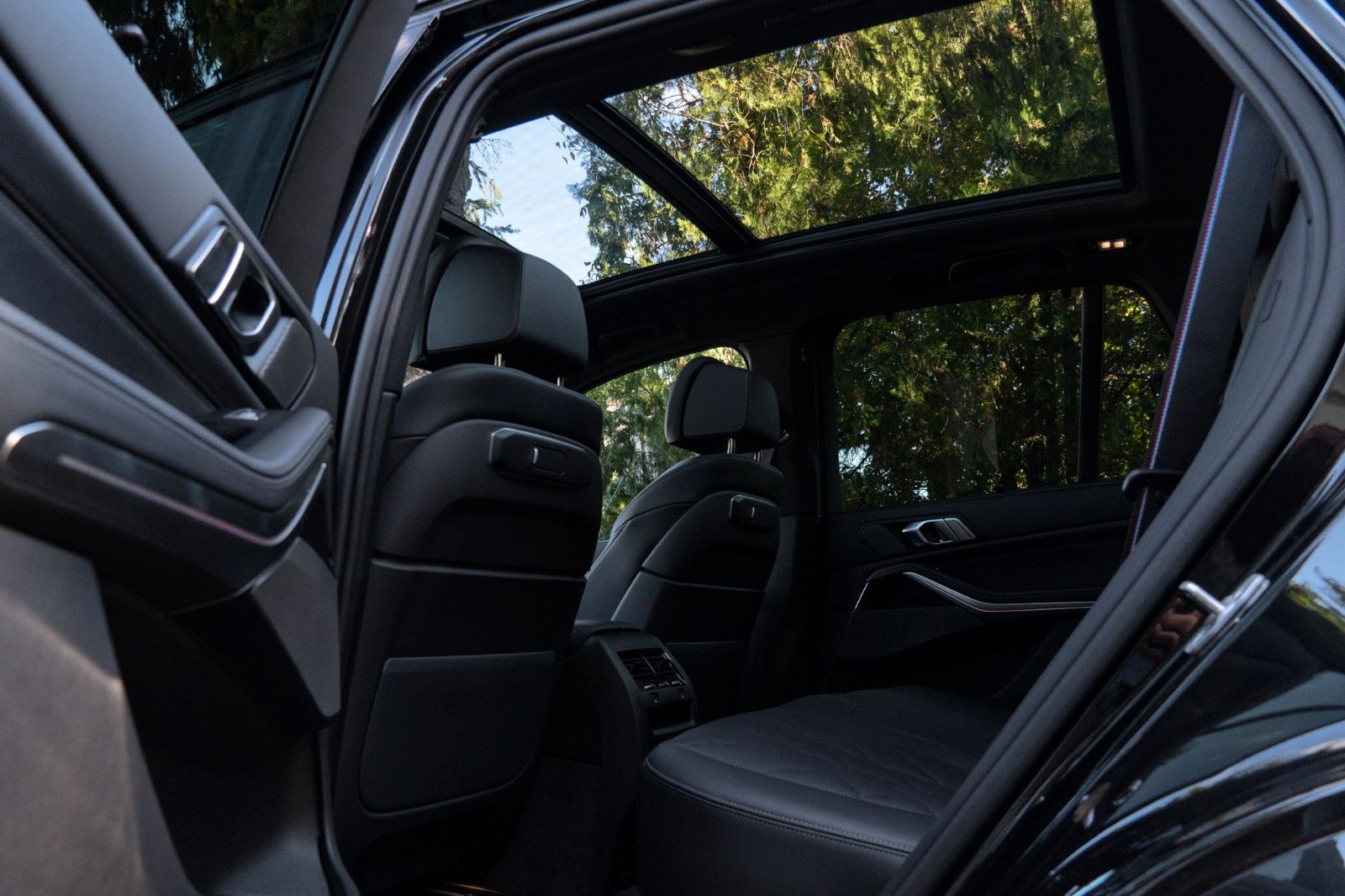 BMW X5 50e M SPORT.LUFTF.PANO.DR.ASS.PRO.360.AHK.22" foto 15