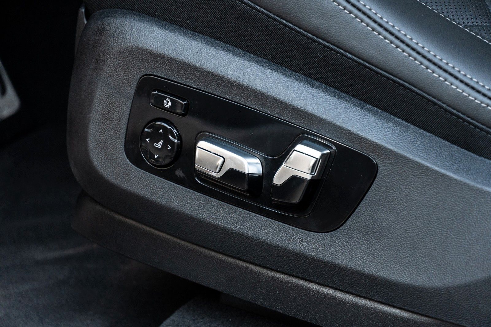 BMW X5 50e M SPORT.LUFTF.PANO.DR.ASS.PRO.360.AHK.22" foto 20