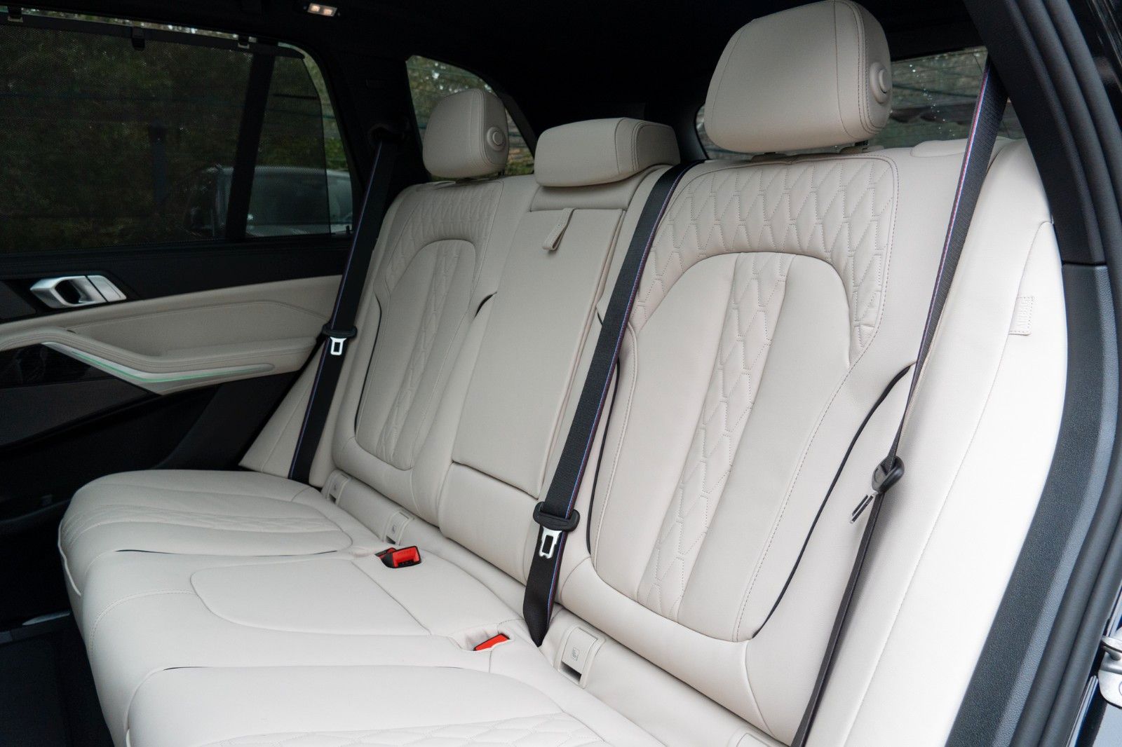 BMW X5 50e M SPORT.LUFTF.PANO.DR.ASS.PRO.4ZONEN.AHK foto 15