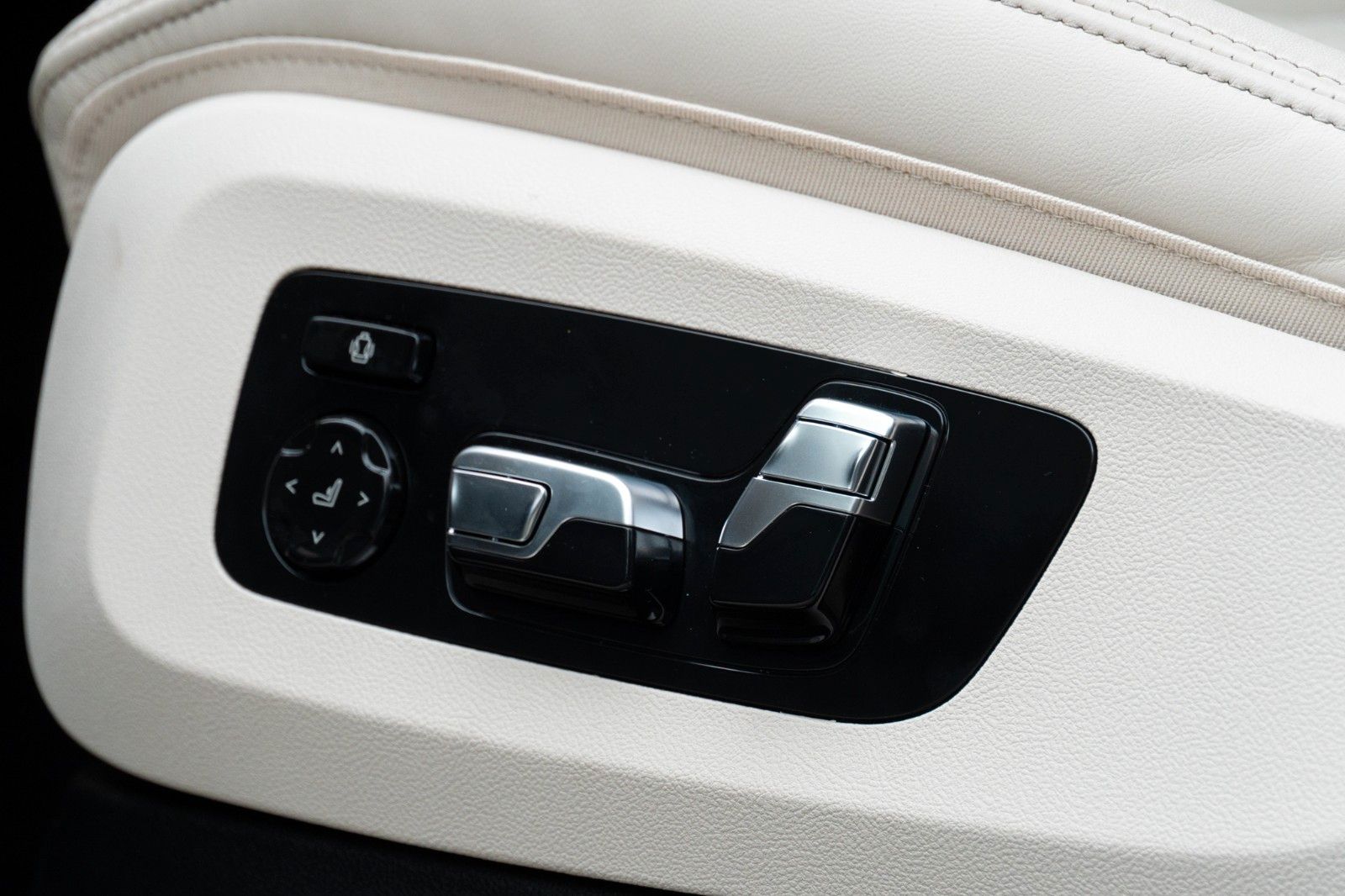 BMW X5 50e M SPORT.LUFTF.PANO.DR.ASS.PRO.4ZONEN.AHK foto 19