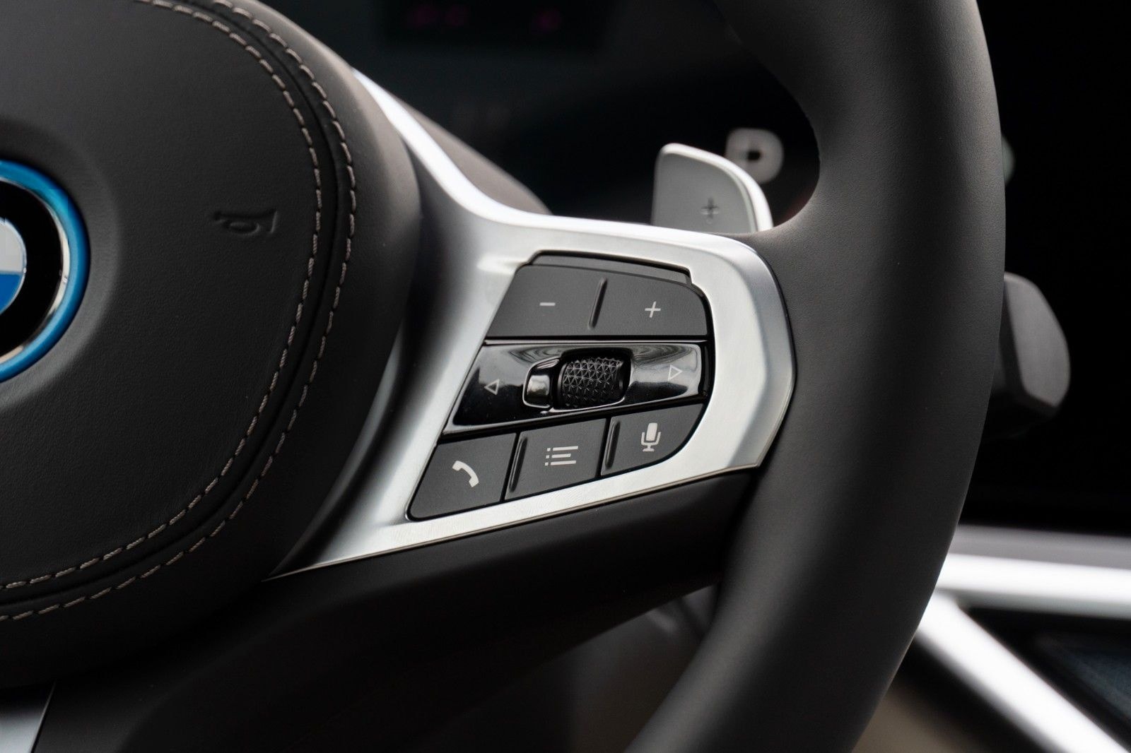 BMW X5 50e M SPORT.LUFTF.PANO.DR.ASS.PRO.4ZONEN.AHK foto 24