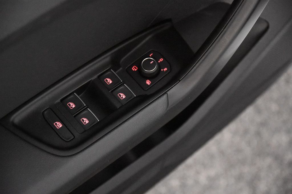 Audi A1 30 TFSI S-line Sportback *1.Hand*Navi* foto 17