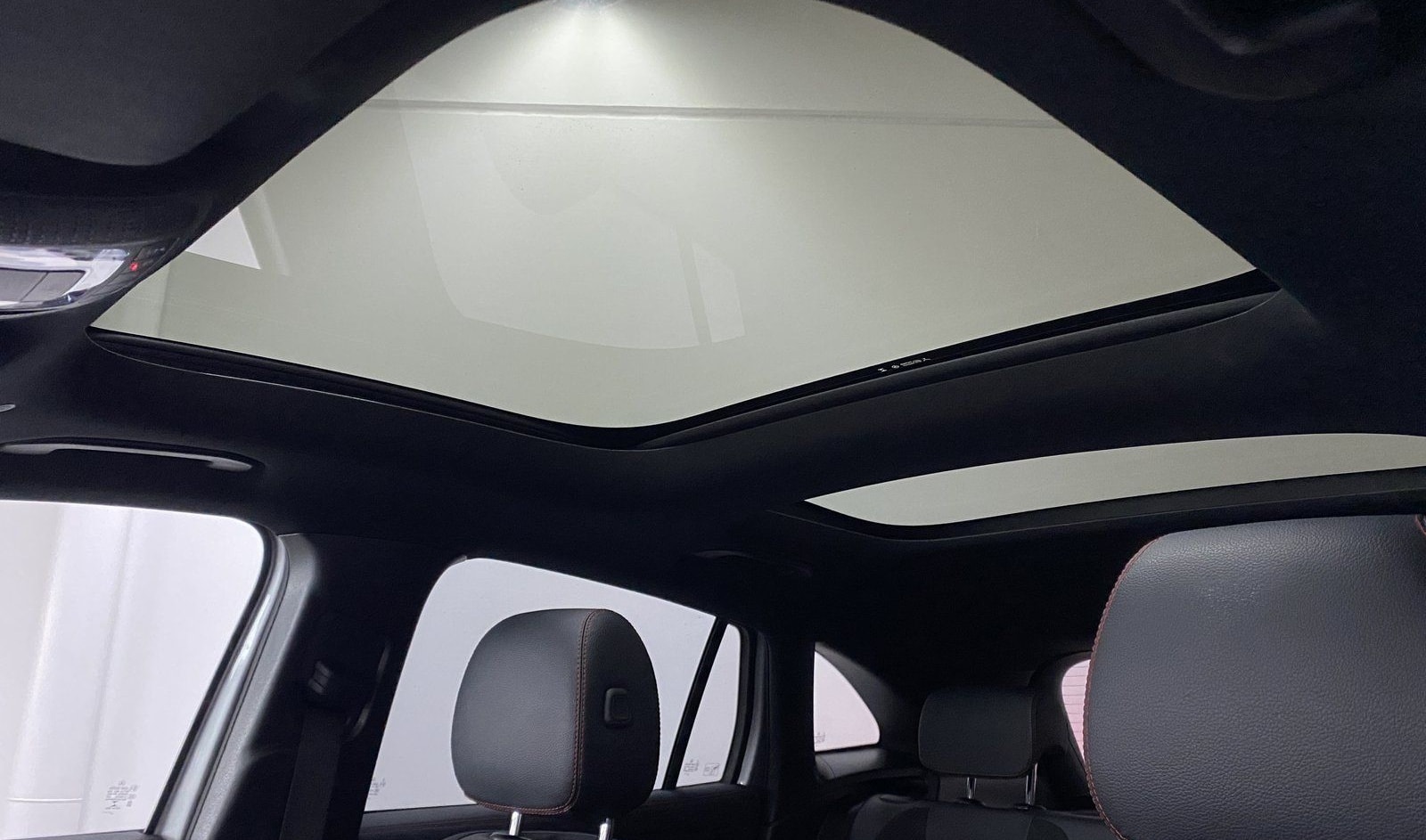 Mercedes-Benz GLA 200 d 4M AMG NIGHT+20"AMG+PANO+DIST+KAM+AMBI foto 12