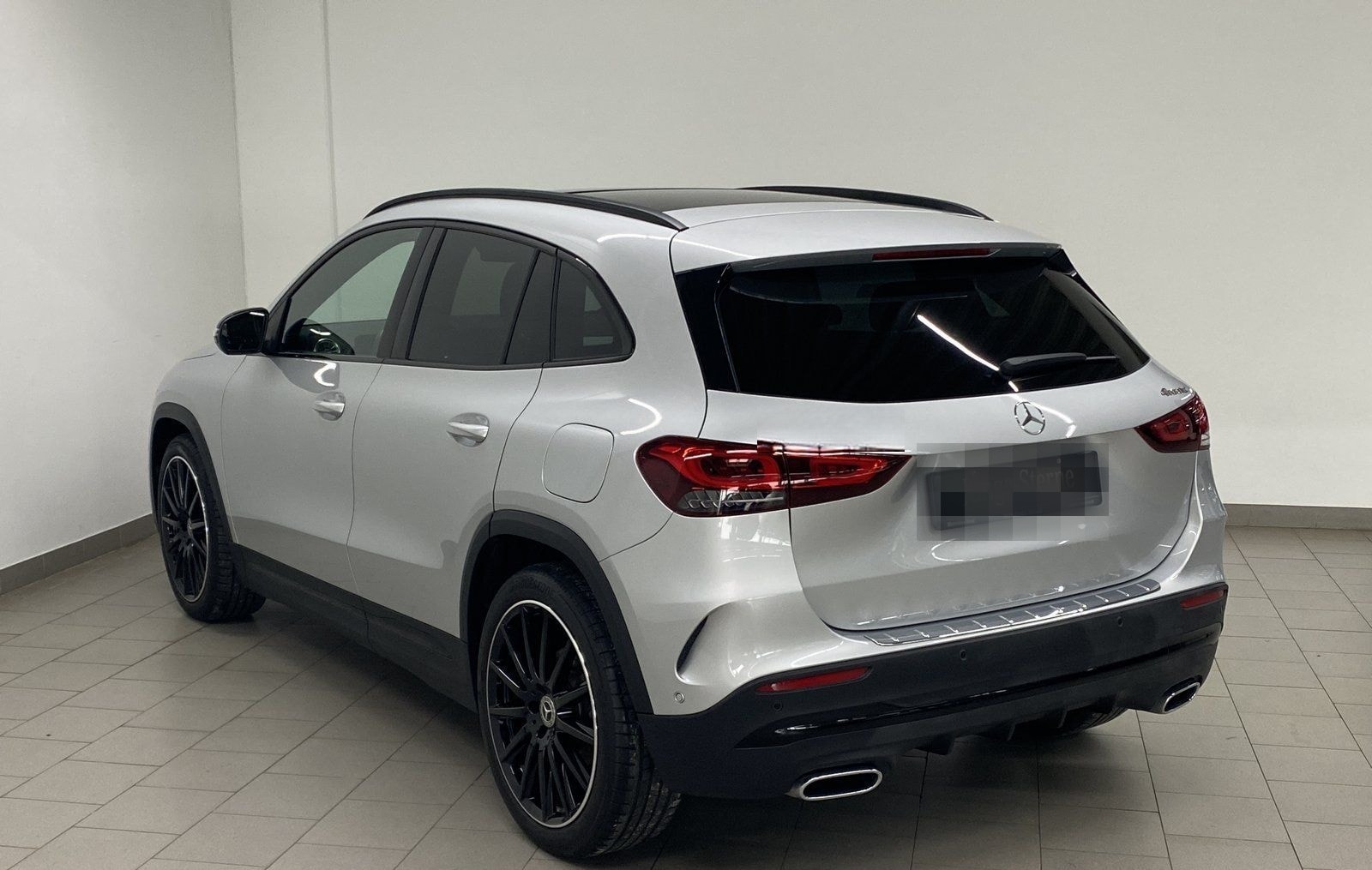 Mercedes-Benz GLA 200 d 4M AMG NIGHT+20"AMG+PANO+DIST+KAM+AMBI foto 13