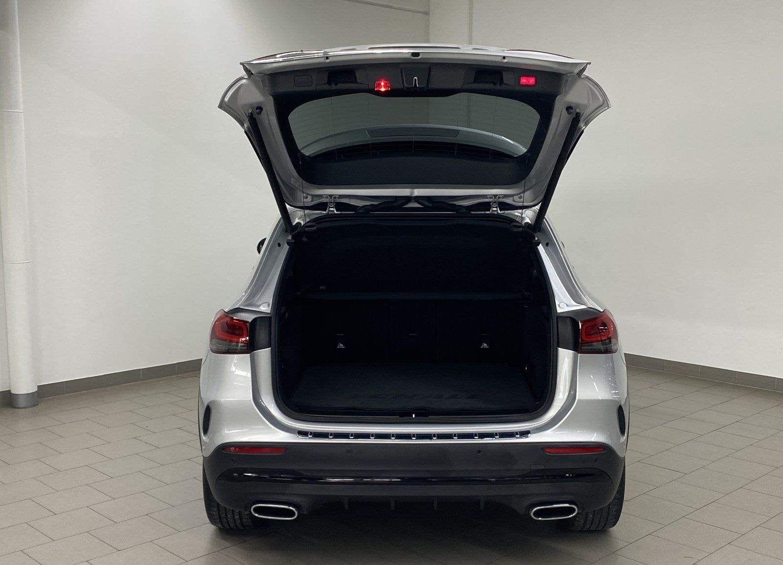 Mercedes-Benz GLA 200 d 4M AMG NIGHT+20"AMG+PANO+DIST+KAM+AMBI foto 15