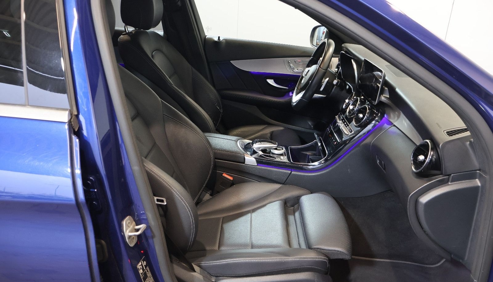 Mercedes-Benz C 300 T d AMG Line WIDE+DISTRONIC+LED+BURMESTER foto 14