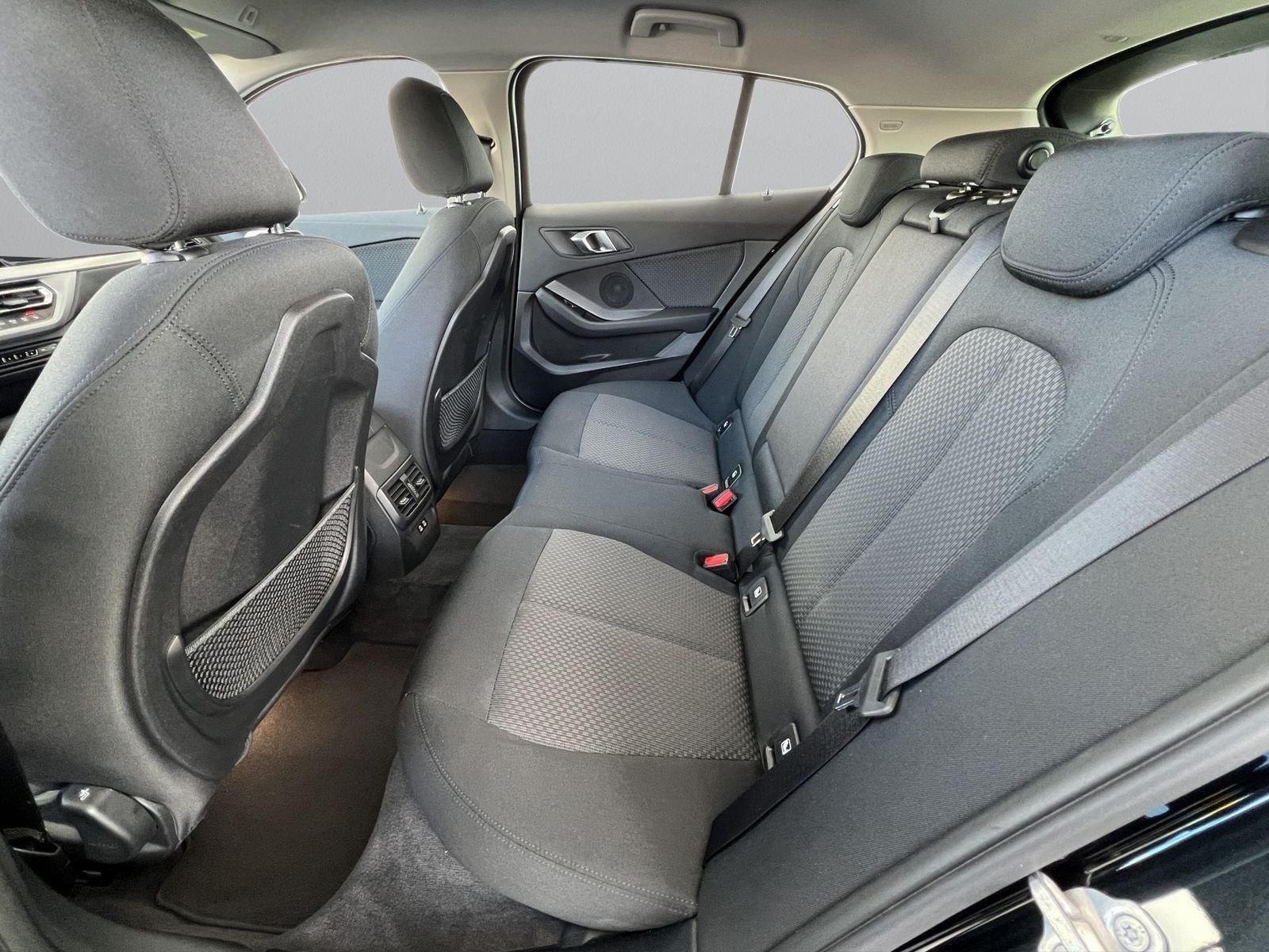 BMW 118i Advantage NAVI LED AHK HUD PDC foto 7