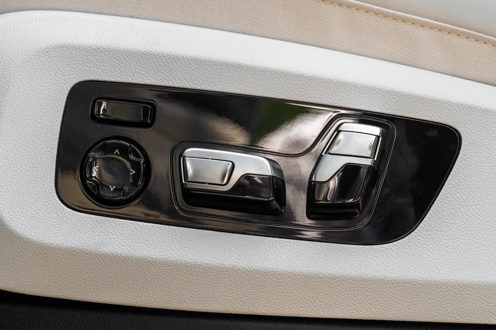 BMW X7 40d M SPORT.SOFTC.LUFTF.PANO.DR.ASS.AHK.5/100 foto 21