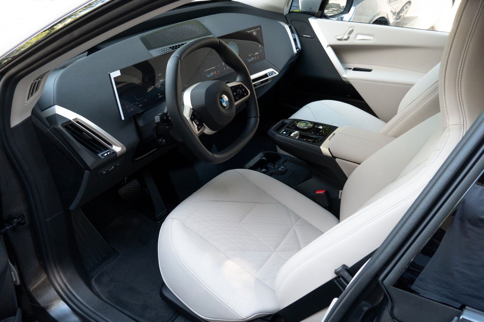 BMW iX 45 xDrive DR.ASS.PRO.H/K.LED.SHZ.LHZ.360°.23" foto 11