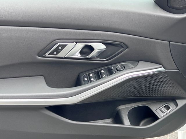 BMW 320 dxDrive LED AHK Standheiz.ToT-Winkel Panoram foto 25