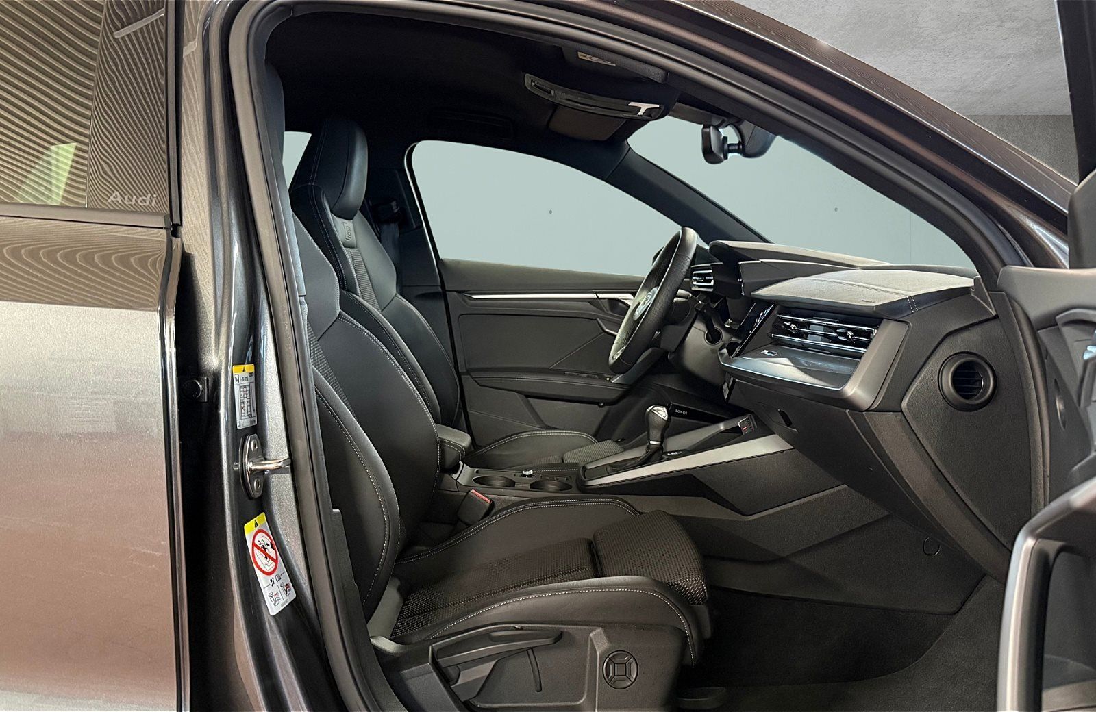 Audi A3 Sportback 35 TFSI S line LED Navi ACC AHK RFK foto 11