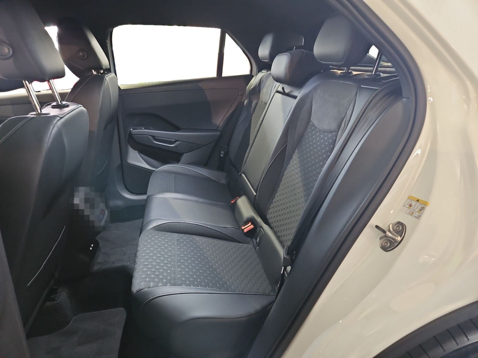 Volkswagen T-Roc R-Line 1.5 l eTSI DSG Navi IQ-Light inkl. foto 11