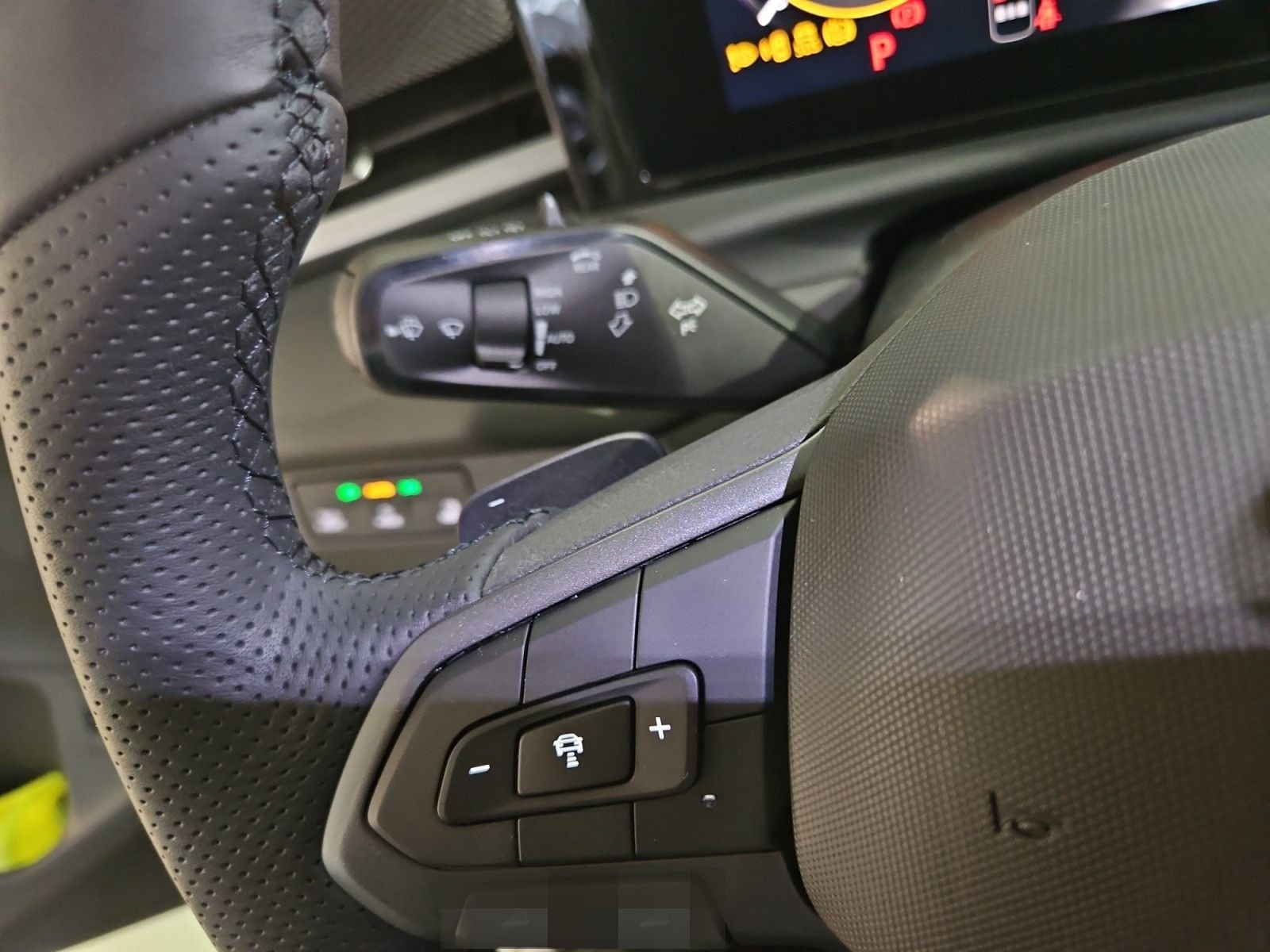 Volkswagen T-Roc R-Line 1.5 l eTSI DSG Navi IQ-Light inkl. foto 13