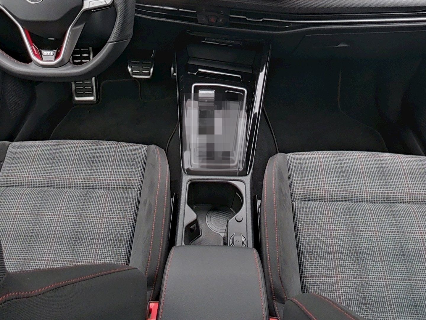 Volkswagen Golf 8 2.0 TSI DSG GTI IQ.LIGHT NAVI PANORAMA AR foto 15