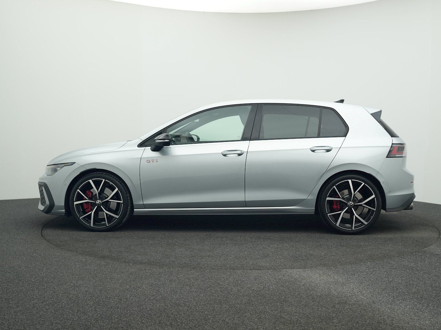 Volkswagen Golf 8 2.0 TSI DSG GTI IQ.LIGHT NAVI PANORAMA AR foto 5